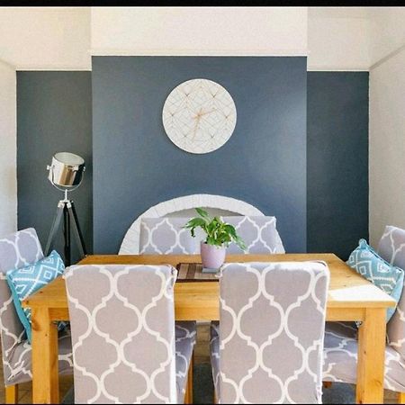 Hazel Grove Atrium House Guest House מראה חיצוני תמונה